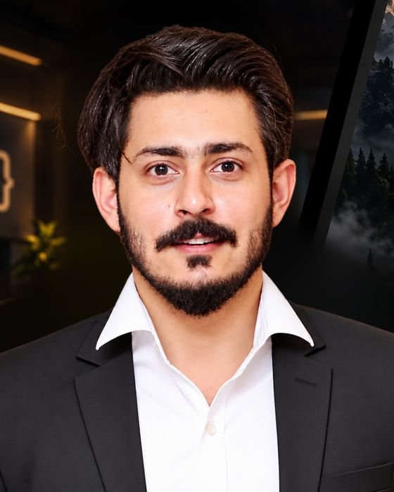 Malik Shahzaib, founder and CEO of KurlyBrackets